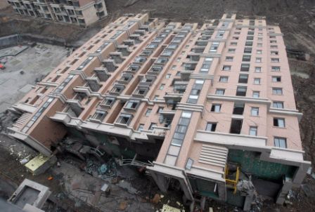 Apartment building collapse in China