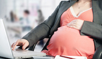 Trabajadora embarazada gana la Demanda de Terminación Injusta en California